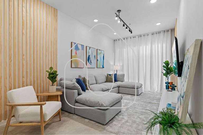 Luxury 5‑Suite Home | Near Epic Universe