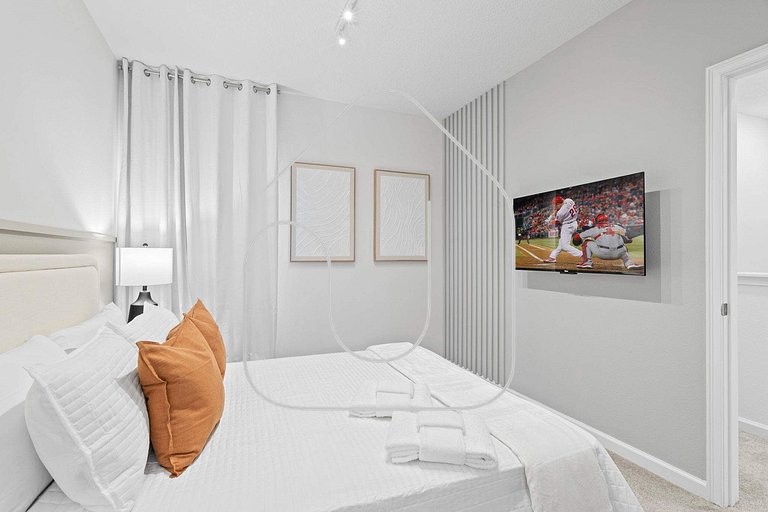 Luxury 5‑Suite Home | Near Epic Universe