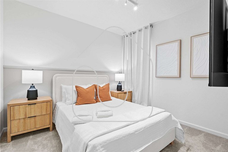 Luxury 5‑Suite Home | Near Epic Universe