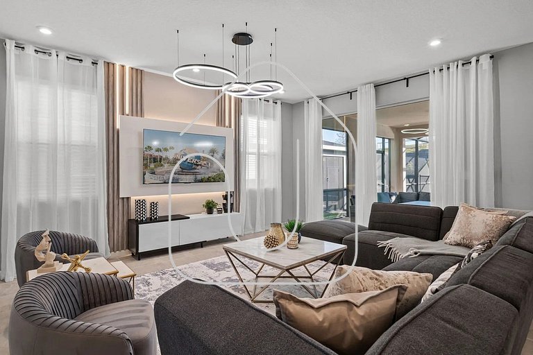 Solara 6BR Villa w/ Pvt Pool, Cinema & Game Room