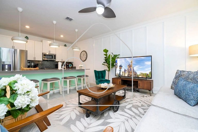 Storey Lake 4BR Home w/ Themed Room & Pool