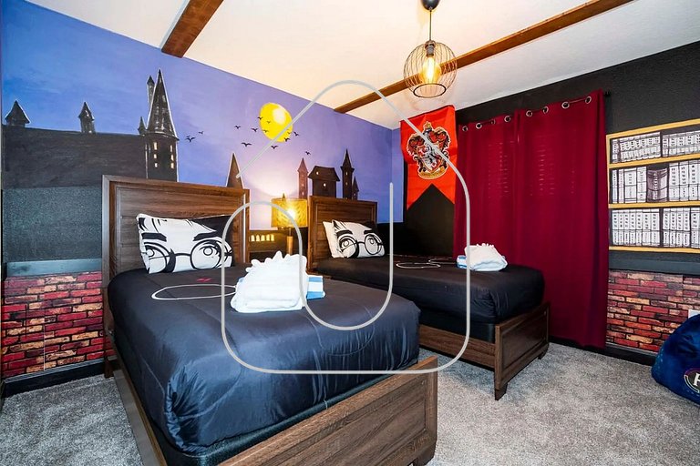 Storey Lake 4BR Home w/ Themed Room & Pool