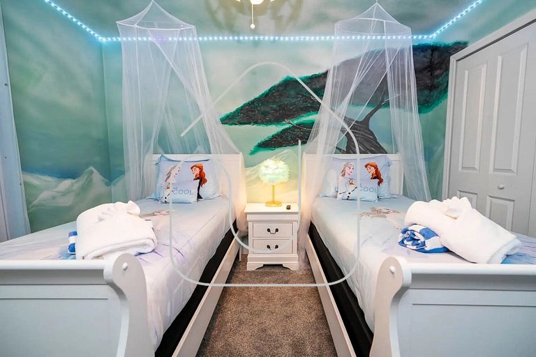 Storey Lake 4BR Home w/ Themed Room & Pool