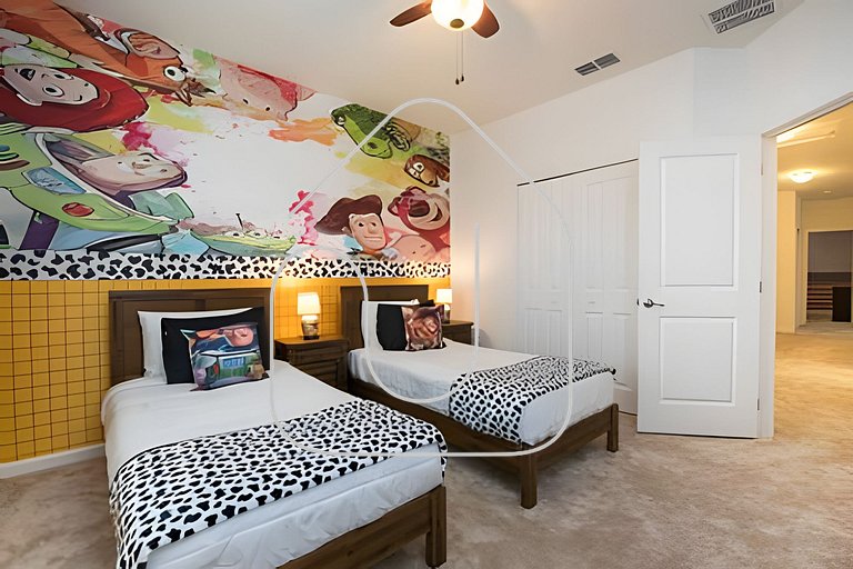 Casa c/ 9Q, piscina, spa e cinema! Perto da Disney