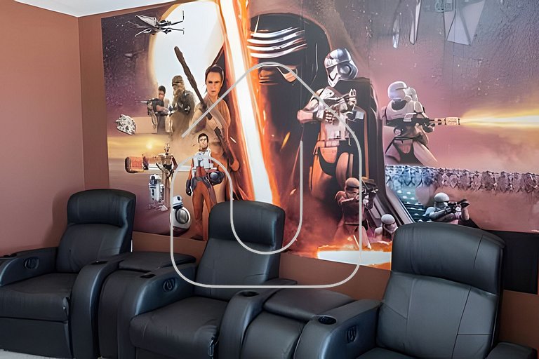 Spacious 8BR Retreat with Private Pool at CG