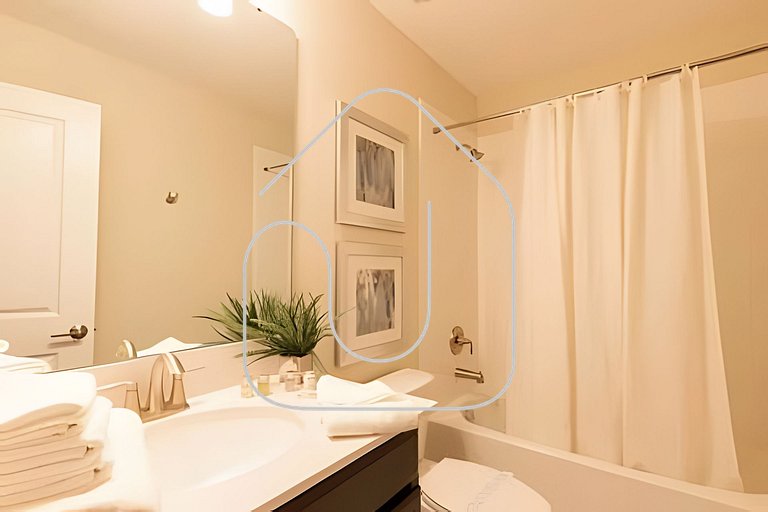 Spacious 8BR Retreat with Private Pool at CG