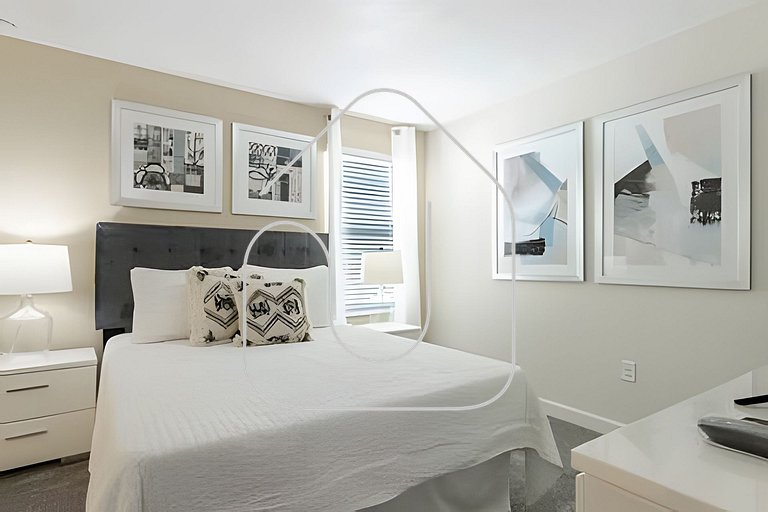 Spacious 8BR Retreat with Private Pool at CG