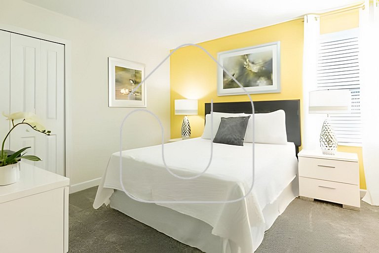 Spacious 8BR Retreat with Private Pool at CG