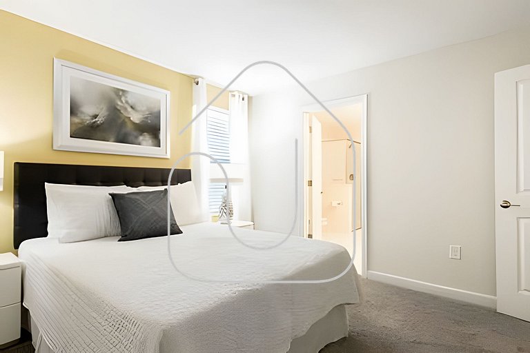 Spacious 8BR Retreat with Private Pool at CG