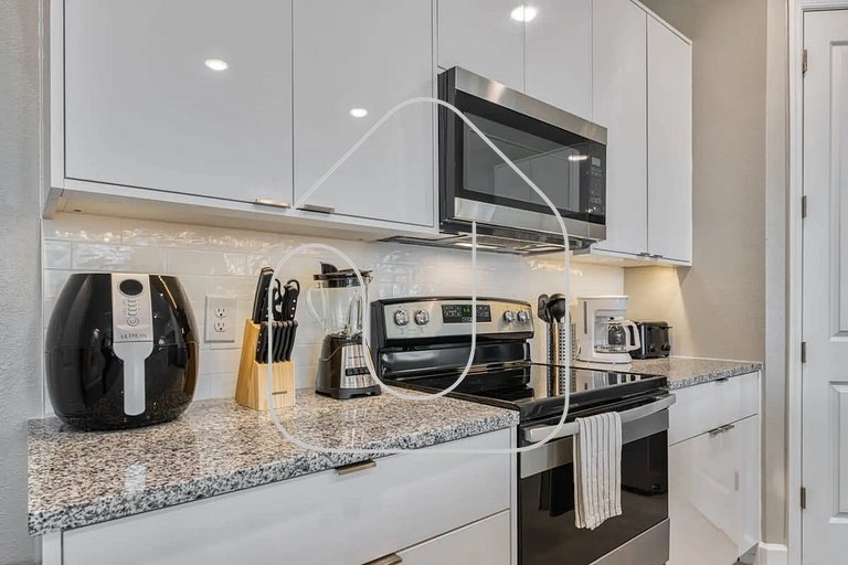 Luxury 4BR Home with Private Pool