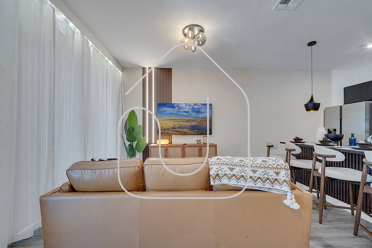 3BR Home Near Disney w/ Office & Fun Corner