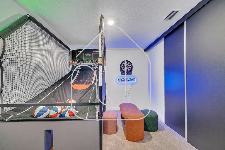 Casa 3 Suítes c/ Escritório + Jogo de Basquete