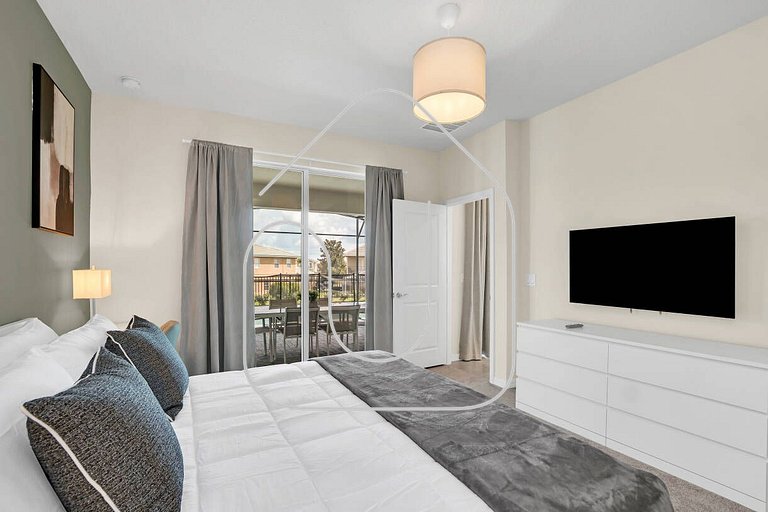 5BR Villa w/ Pool near Disney & Clubhouse