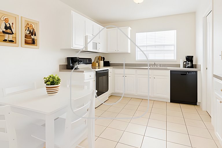 Prime Location! 3BD/2BA Villa