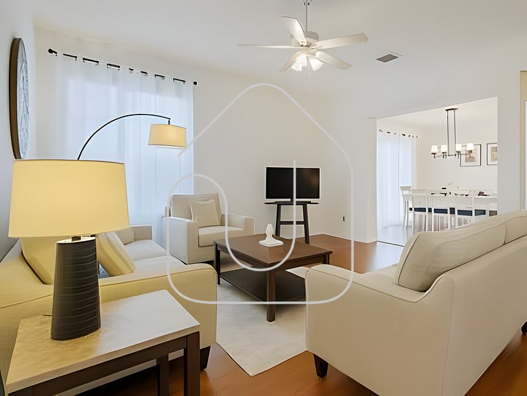 Prime Location! 3BD/2BA Villa