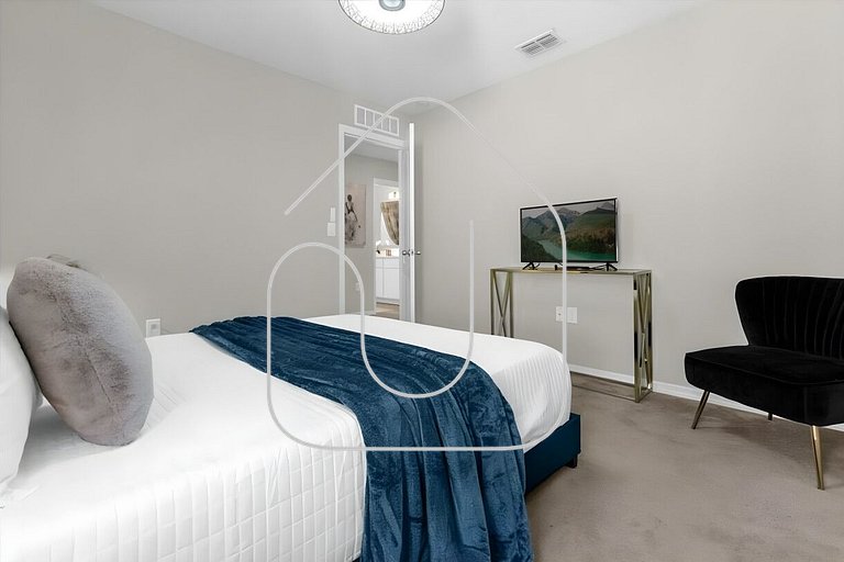 Cozy 3BR Home Near Disney & Outlets