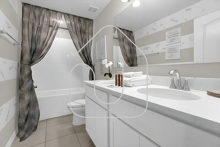 Cozy 3BR Home Near Disney & Outlets