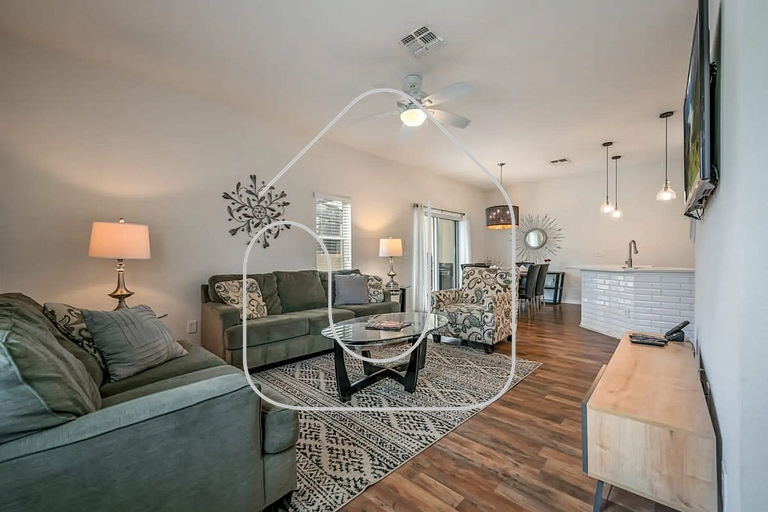 4BR Townhome w/Pool near Disney