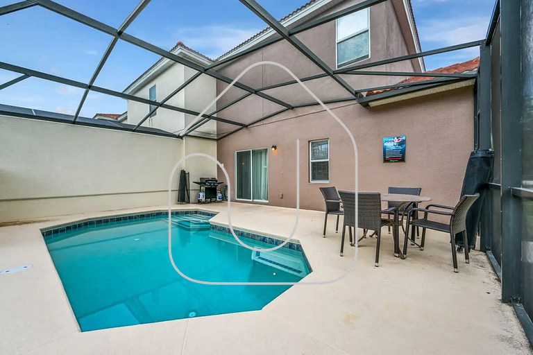 4BR Townhome w/Pool near Disney