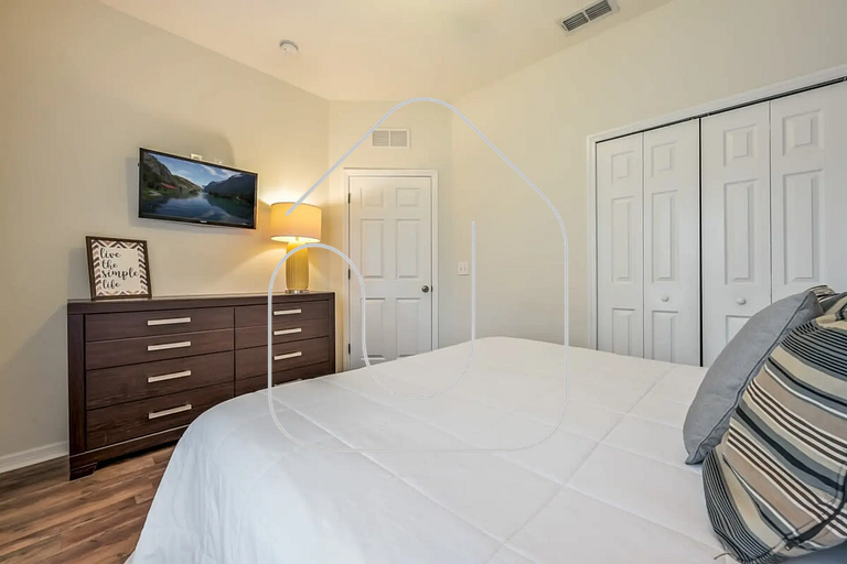 4BR Townhome w/Pool near Disney