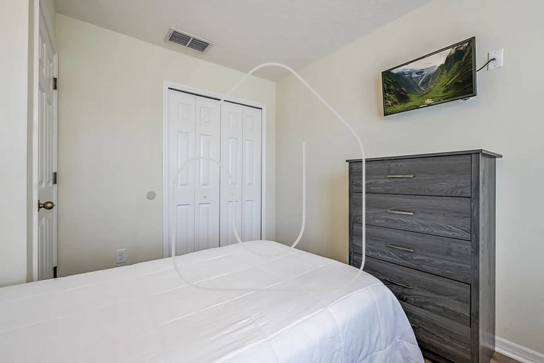 4BR Townhome w/Pool near Disney