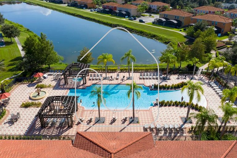 4BR Townhome w/Pool near Disney