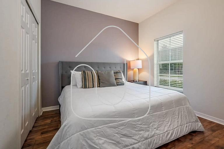 4BR Townhome w/Pool near Disney