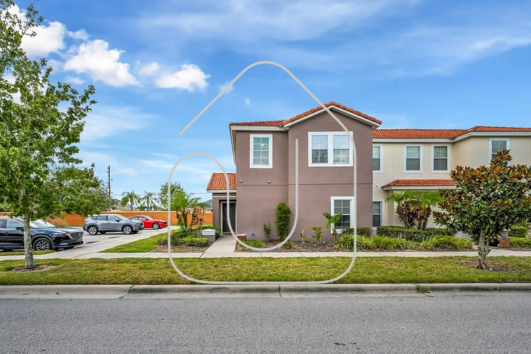 4BR Townhome w/Pool near Disney