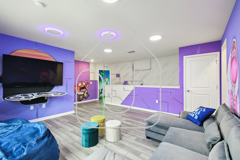 5 BD En-suites, Game Room, Pool, Sleeps 14, Disney