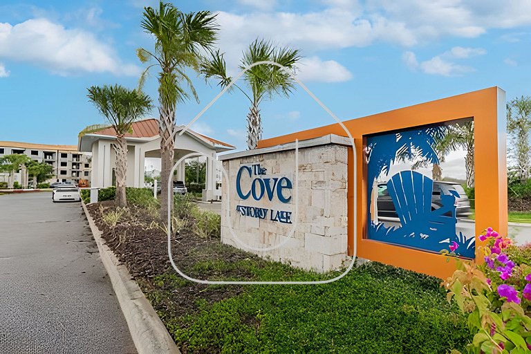 Modern 4BR Home w/ Private Pool - Storey Lake