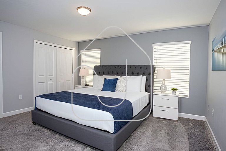 Modern 4BR Home w/ Private Pool - Storey Lake