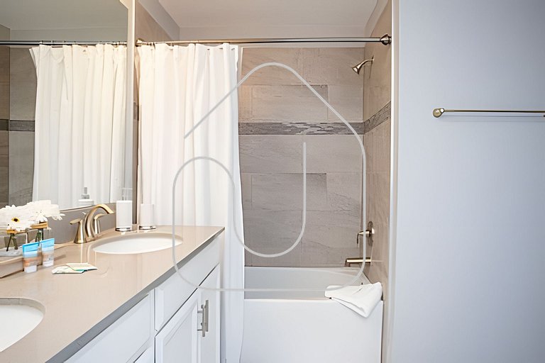 Modern 4BR Home w/ Private Pool - Storey Lake