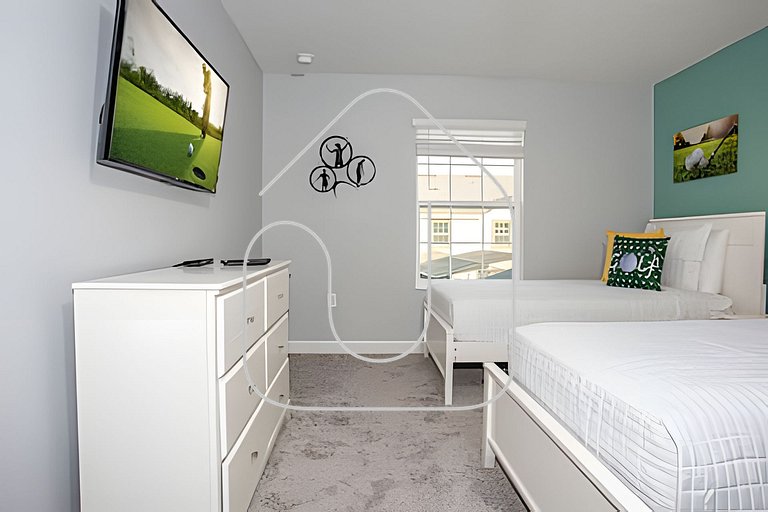 Modern 4BR Home w/ Private Pool - Storey Lake