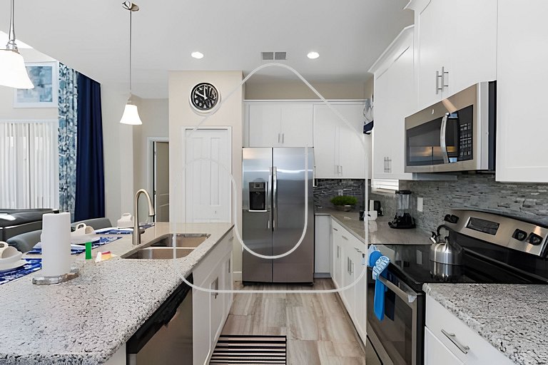 Solterra Villa De Tommaso 5BR w Pool & Games