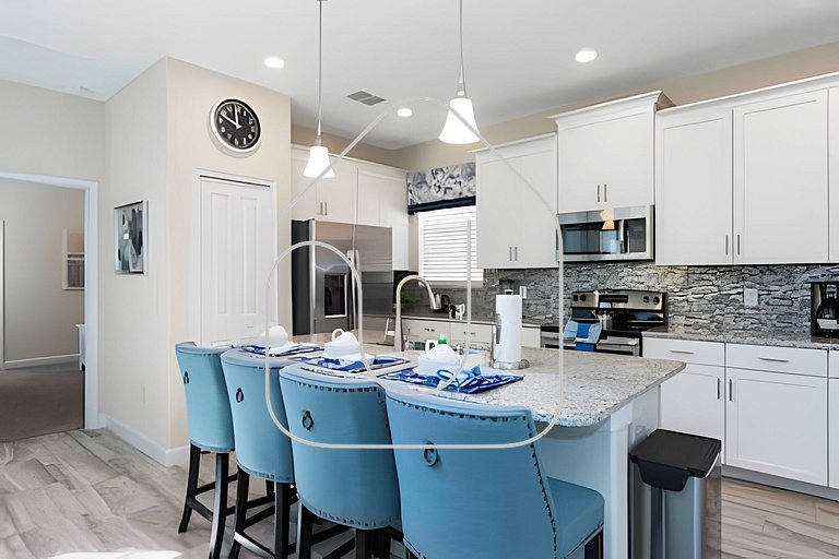 Solterra Villa De Tommaso 5BR w Pool & Games