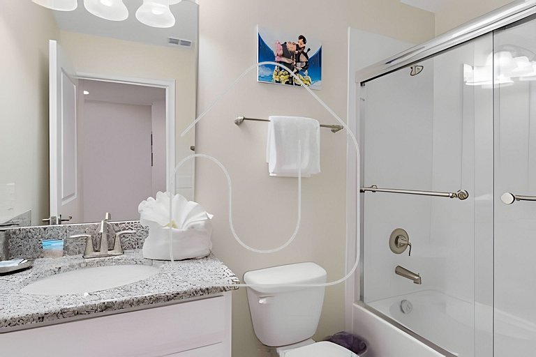 Solterra Villa De Tommaso 5BR w Pool & Games