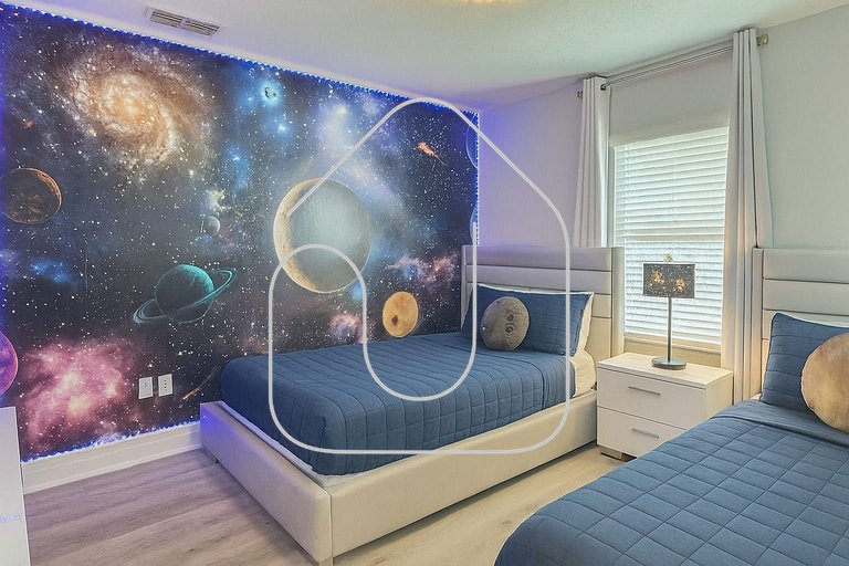 Disney Retreat 5BR w/ Pool – Sleeps 13