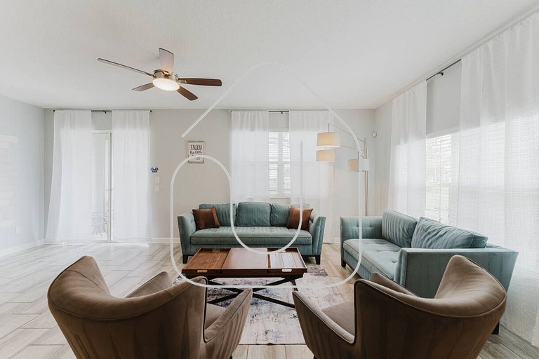 5-Bedroom House with Private Pool