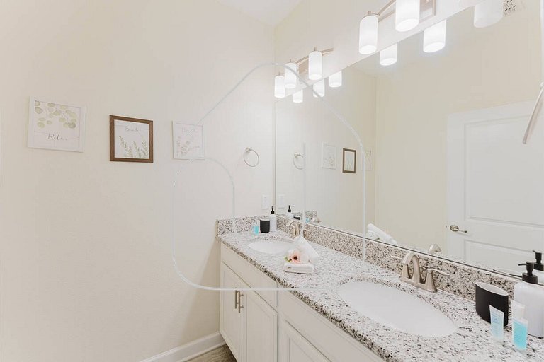 5-Bedroom House with Private Pool