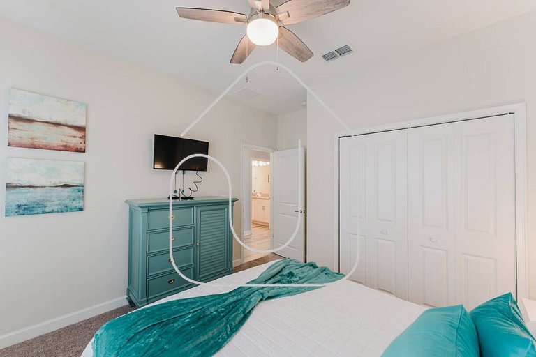 5-Bedroom House with Private Pool