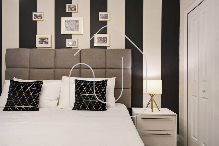 9BR Luxury Villa Storey Lake Orlando