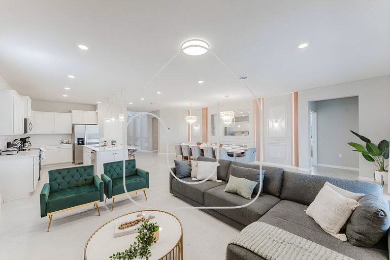 Luxury 8BR Villa with Private Pool near Disney