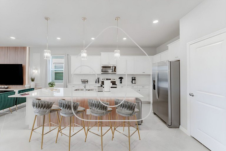 Luxury 8BR Villa with Private Pool near Disney