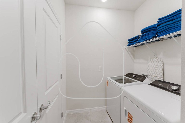 Luxury 8BR Villa with Private Pool near Disney