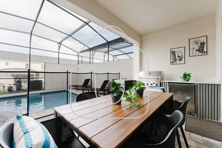 Luxury 6BR Villa near Disney with Pool