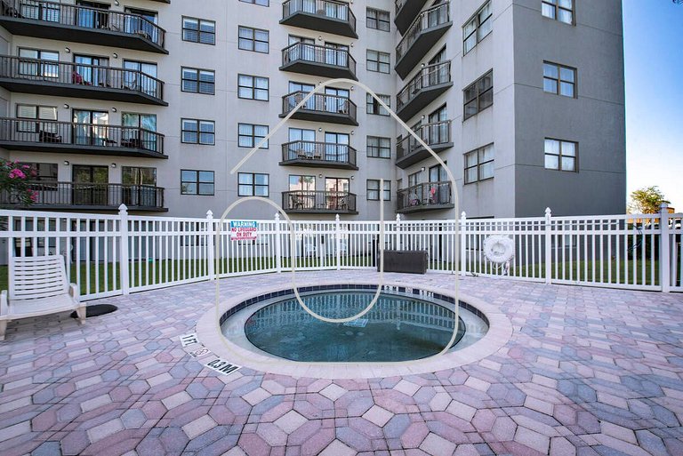 Enclave Studio – Pools, Gym & Great Location