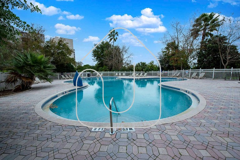 Enclave Studio – Pools, Gym & Great Location