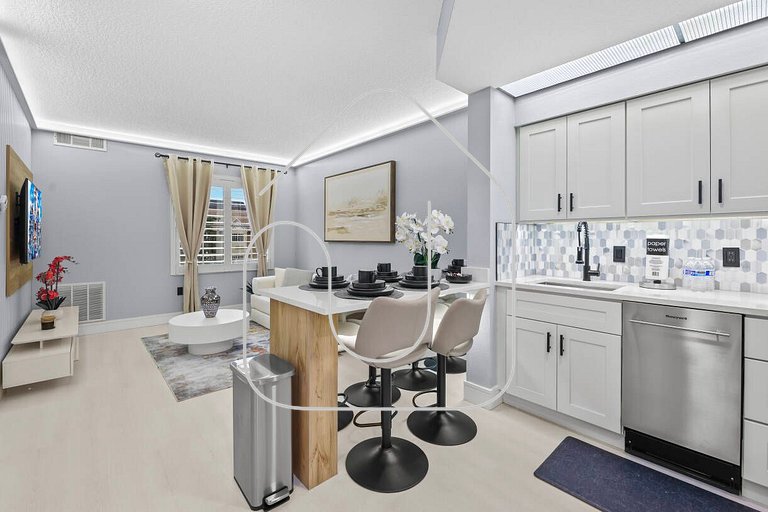 StaySky Orlando, Family Suite w/ Kitchen