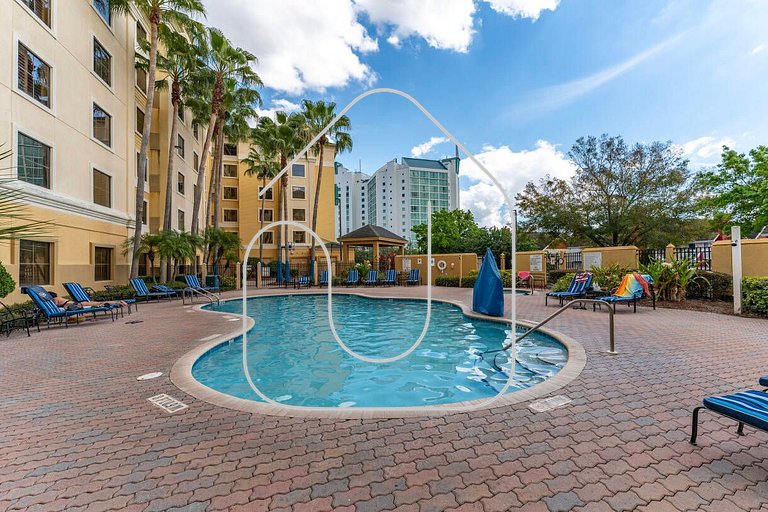 StaySky Orlando, Family Suite w/ Kitchen