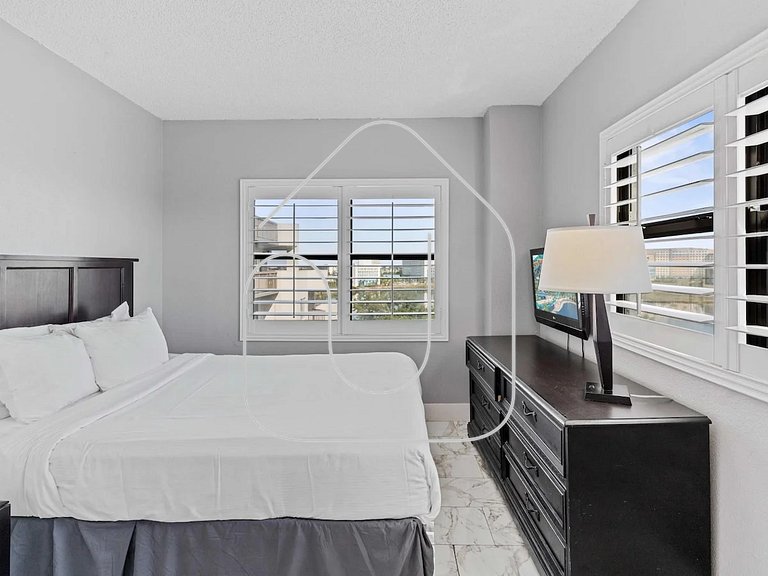 Cozy Retreat at The Enclave Suites